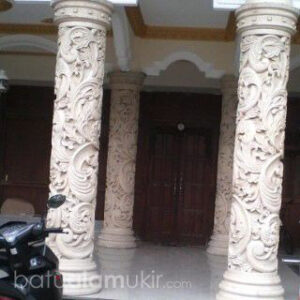 Ukiran motif pilar rumah